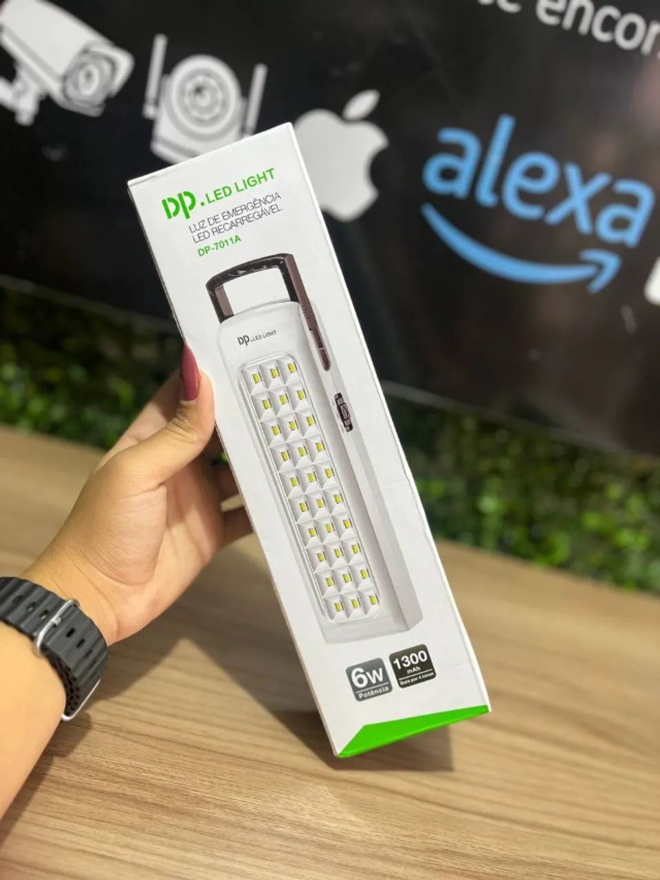 Luminária de Emergência DP LED LIGHT 6W - 1300mAH 
