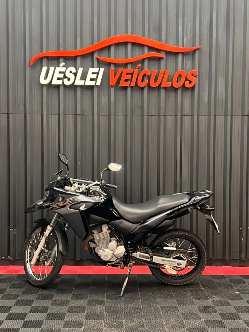 MOTO HONDA XRE 300