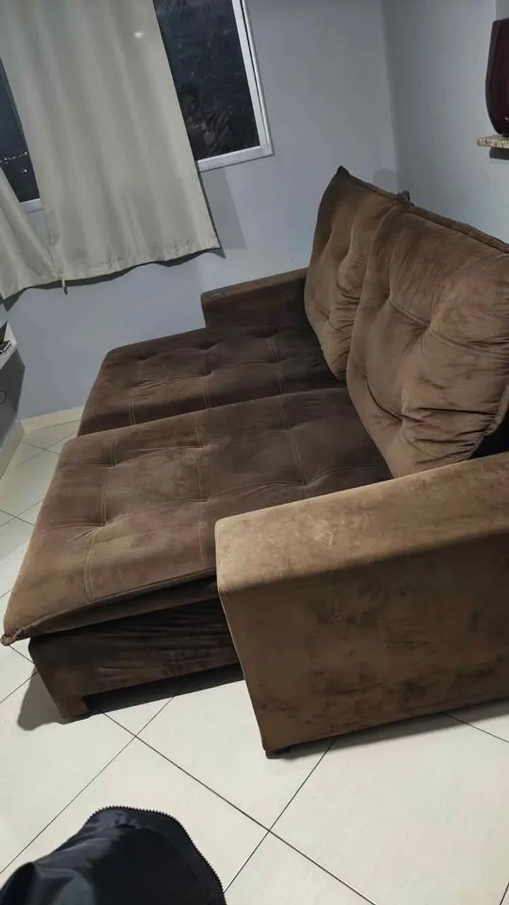 Sofá grande de 4 lugares marrom - Foto 3
