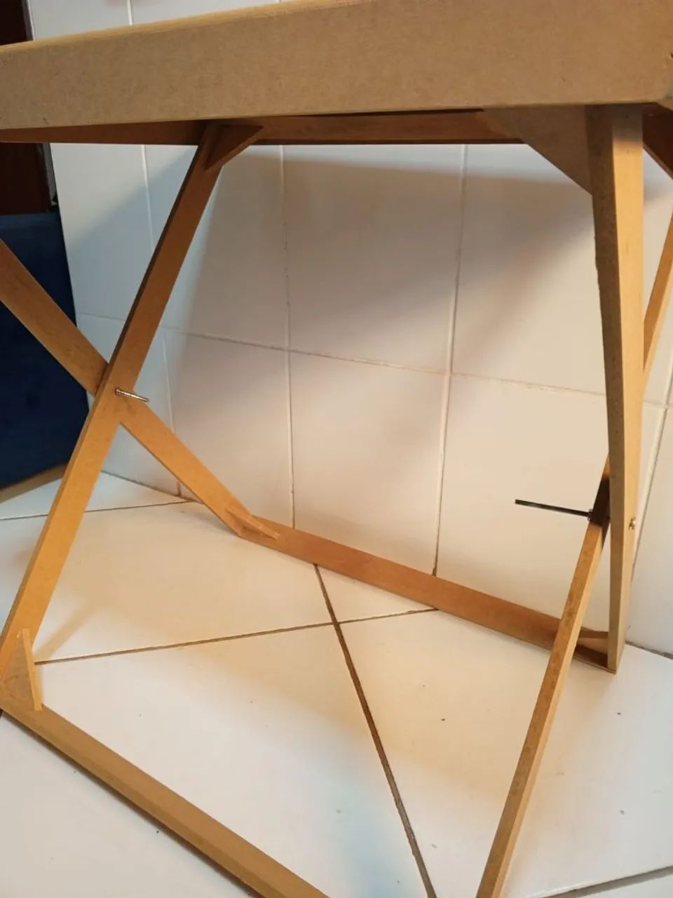Vendo Mesa Cavalete MDF usada, prática - Foto 4