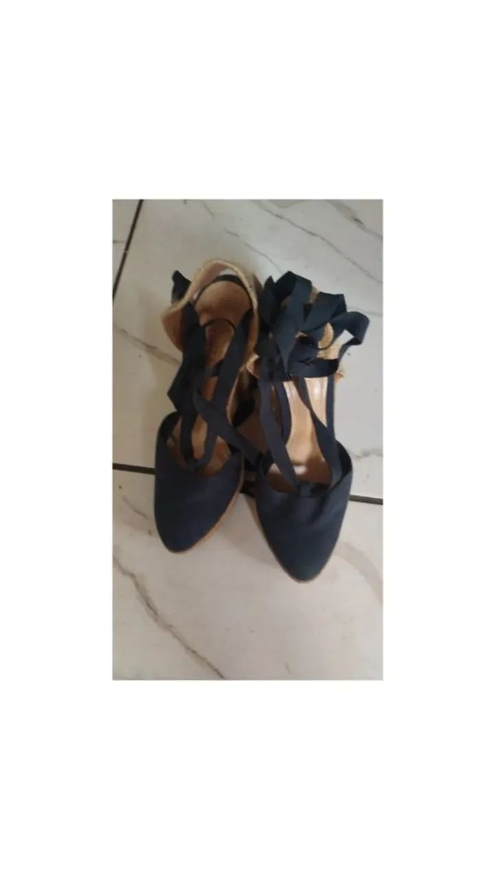 Bazar dos sapatos cada 10,00 unidade 