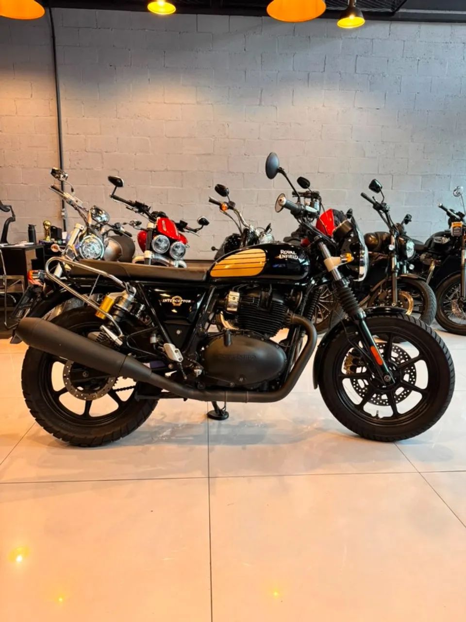 ROYAL ENFIELD INTERCEPTOR 650 - Foto 2