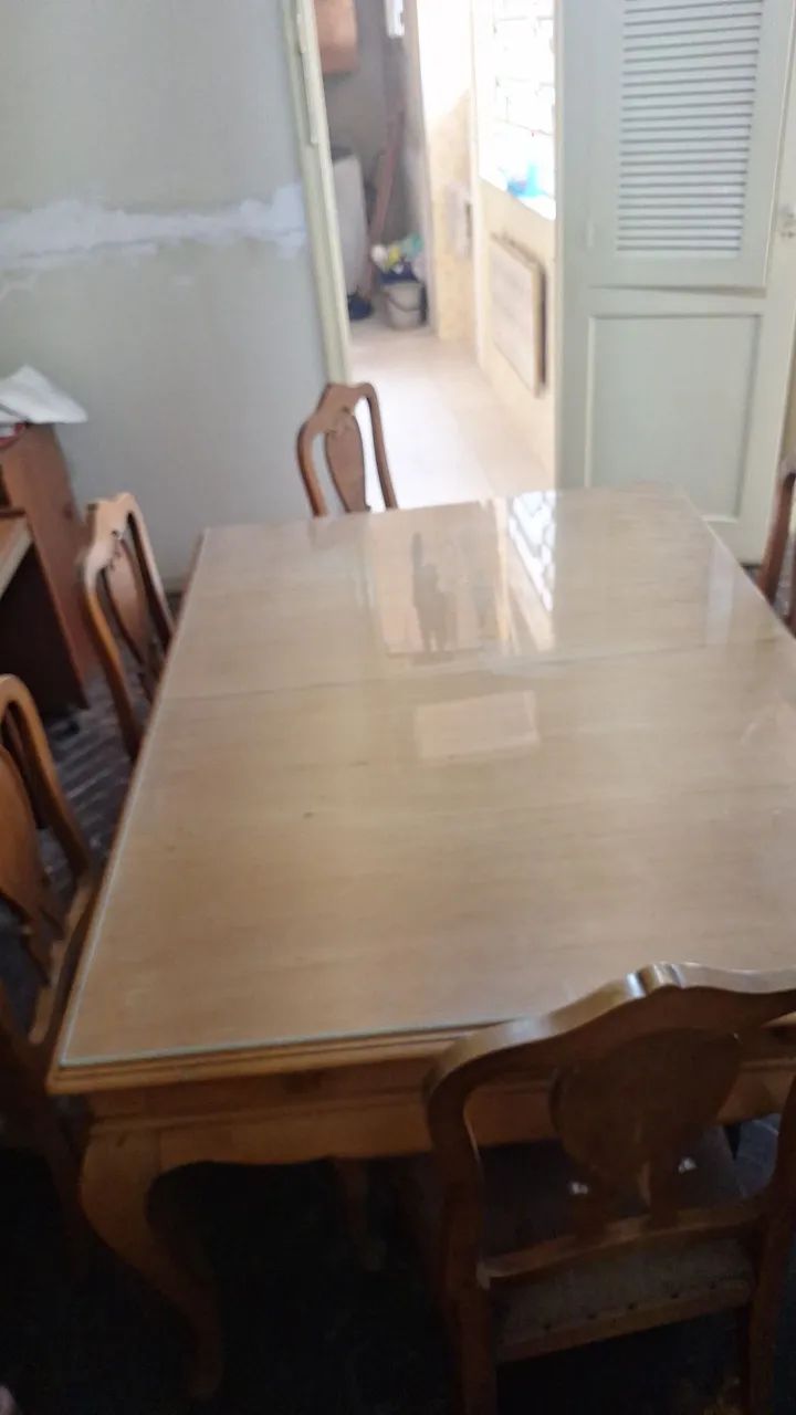 Conjunto Mesa de Jantar em Madeira Maciça  