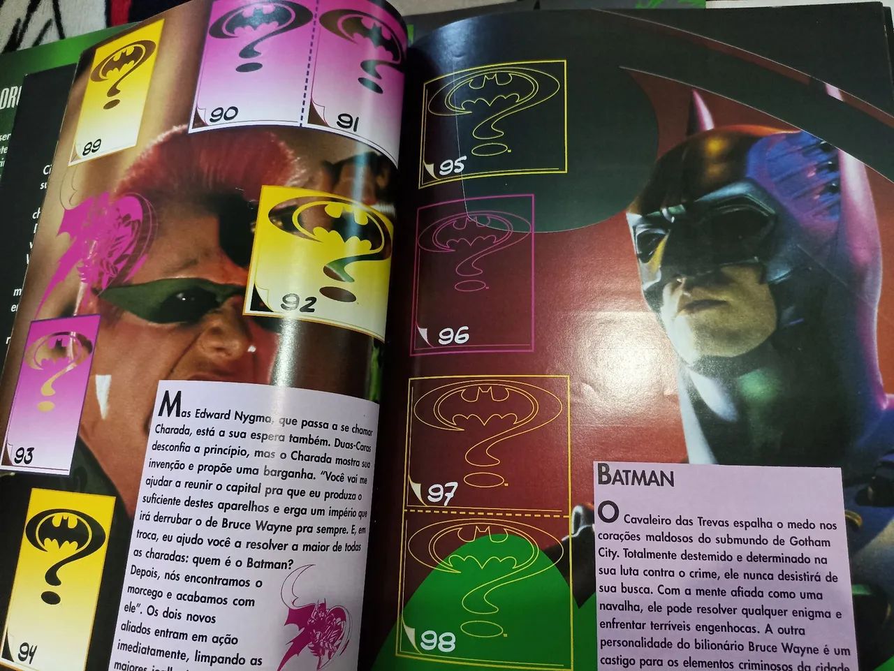 Kit 3 álbuns Batman e Cavaleiros do zodíaco  - Foto 3