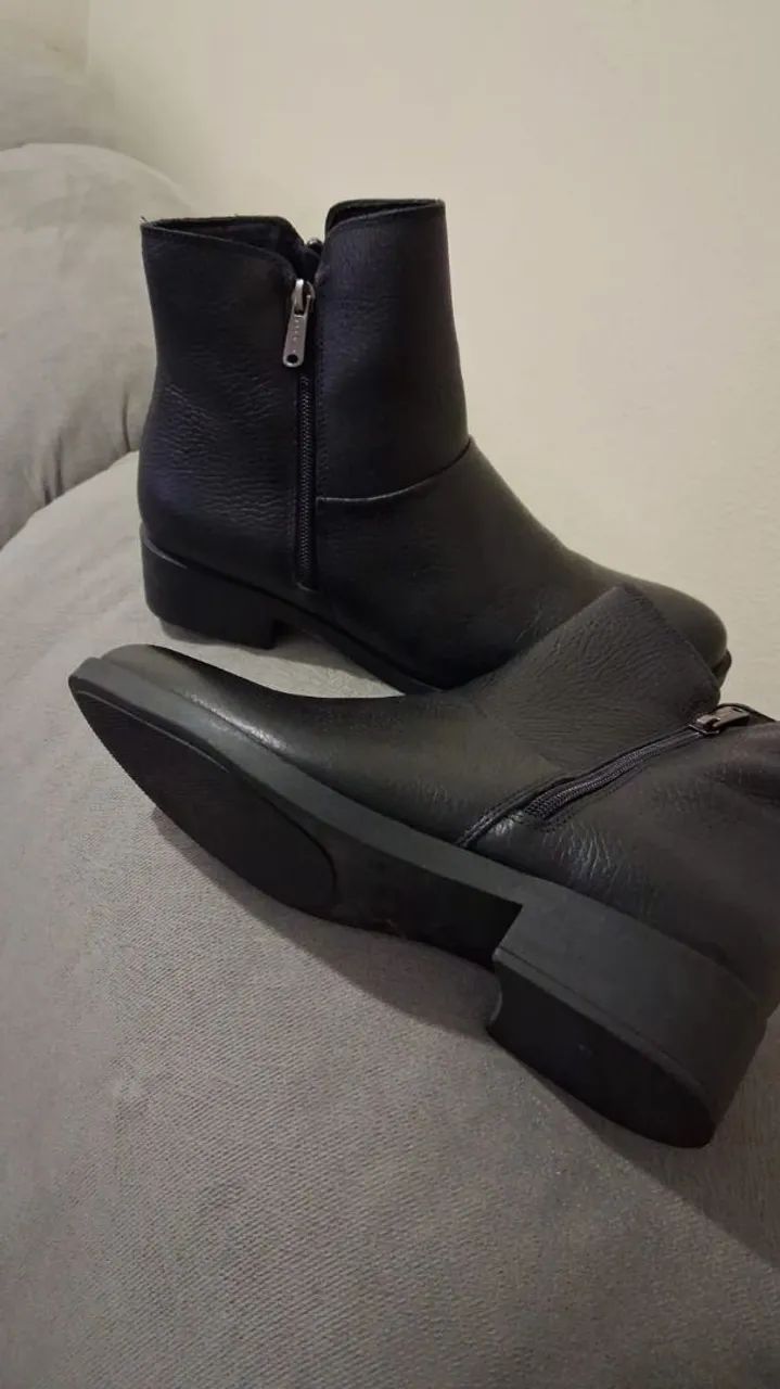Bota couro legítimo Tam 37