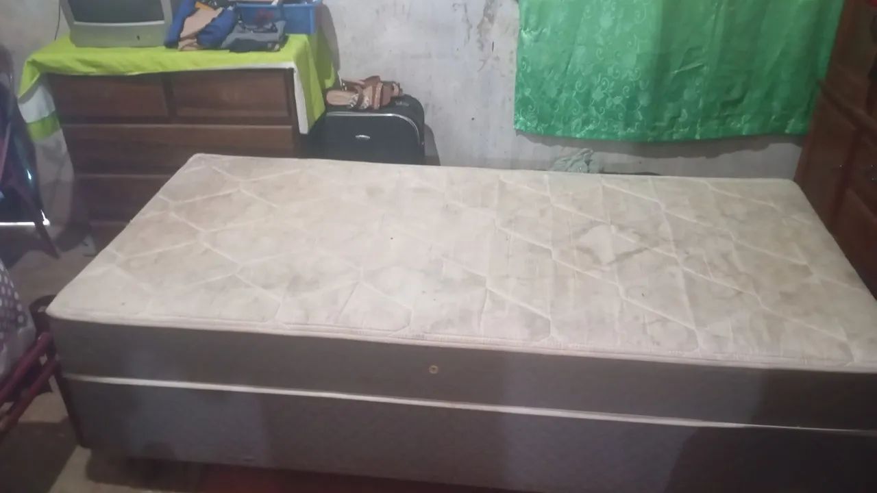 Vendo cama box de solteiro 200$
