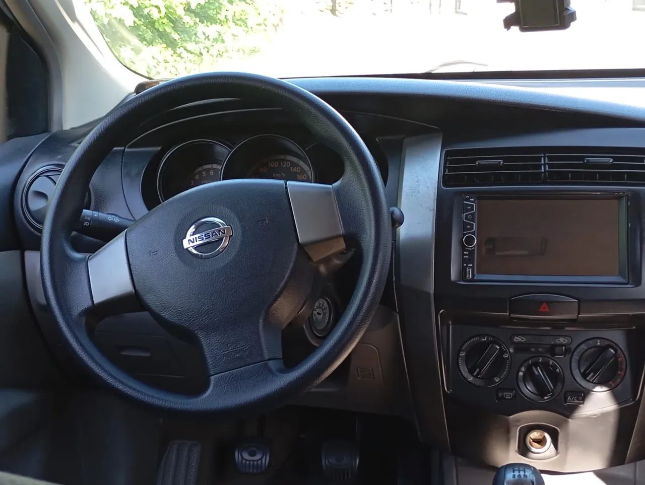 Nissan Livina 2010