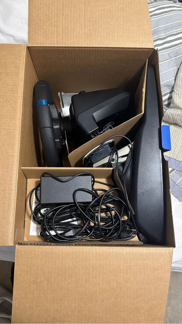 Volante g29 e câmbio logitech novos em folha! - Foto 2
