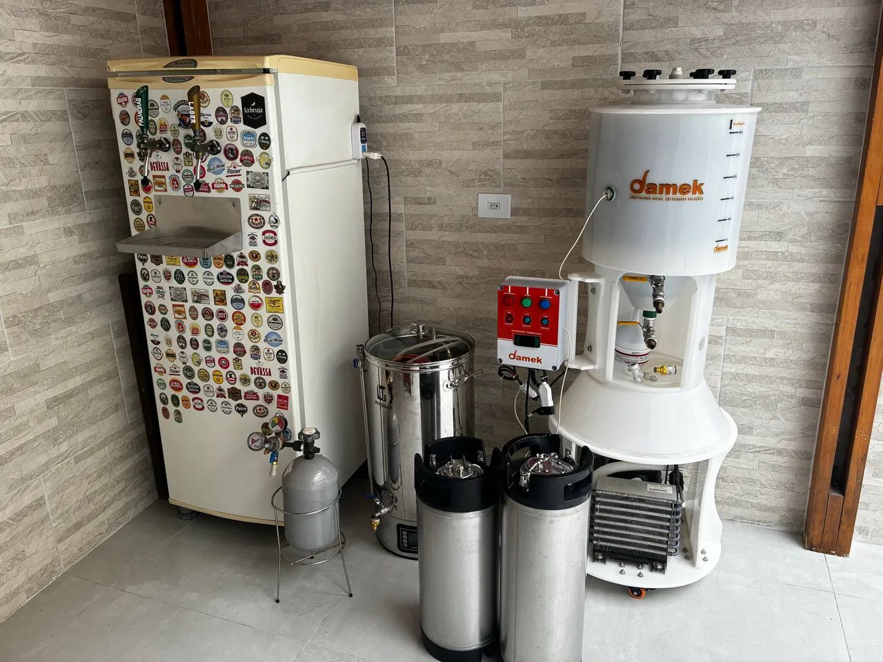 Kit Completo de Cerveja Artesanal - Pronto para Produção e Serviço de Chope - Foto 2