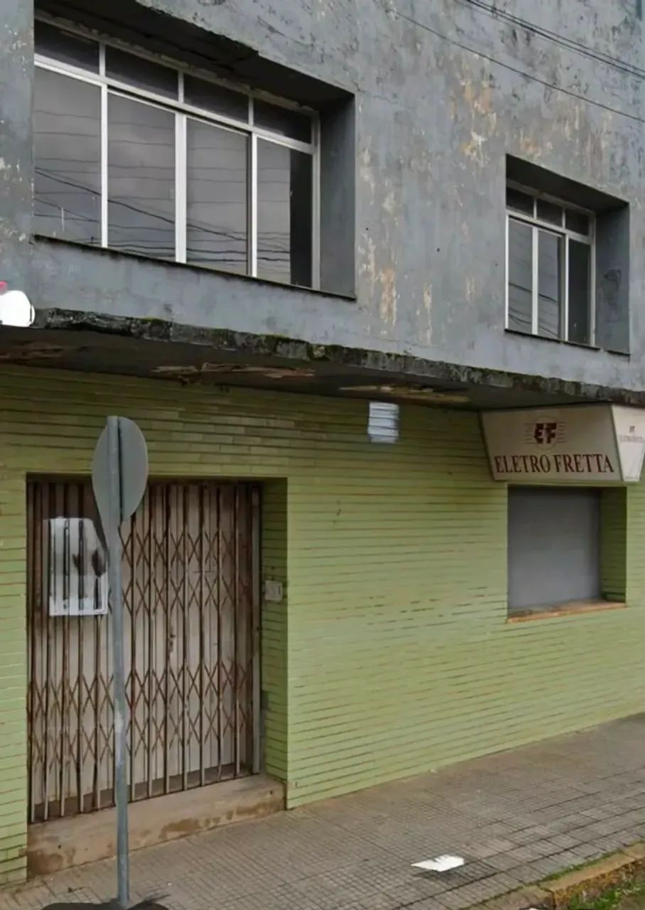 Sala/ponto comerial (parte de baixo)  de 225m² no Centro de Laguna Negoiação faciltada Esc