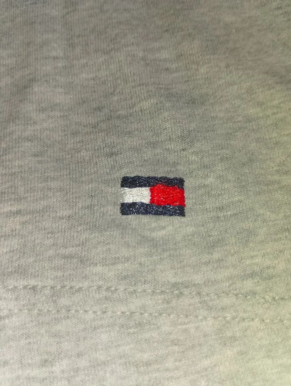 Camiseta Tommy Hilfiger masculino cinza  - Foto 3