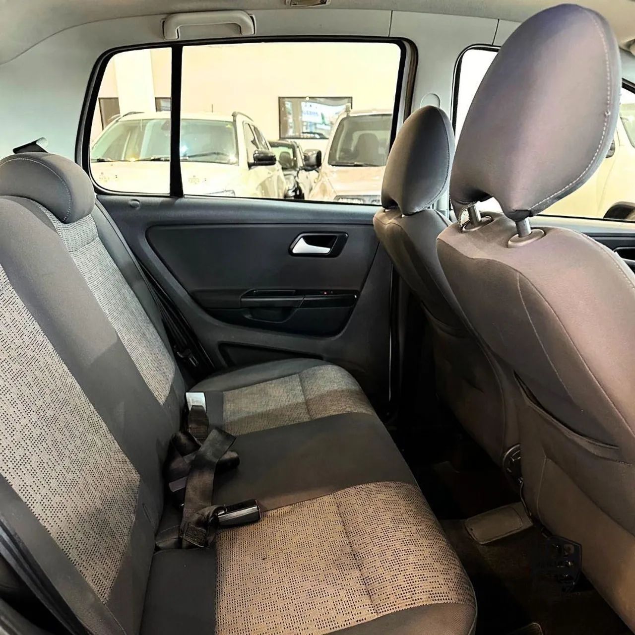 Volkswagen Fox 1.0 MI Total Flex 8V 5P 2014 - Foto 5