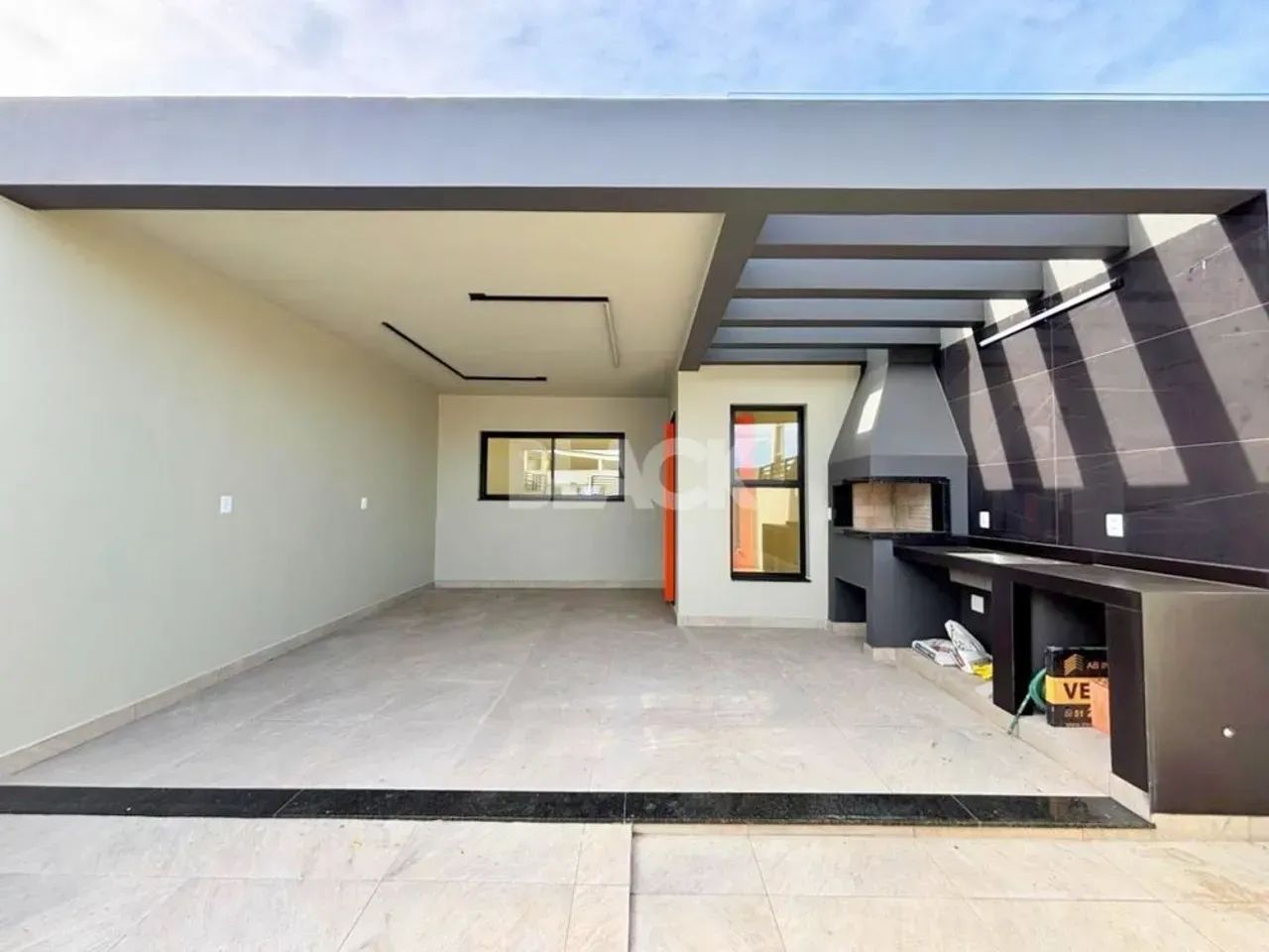 Casa em Loteamento Planejado - só 2,5 km do centro de Torres