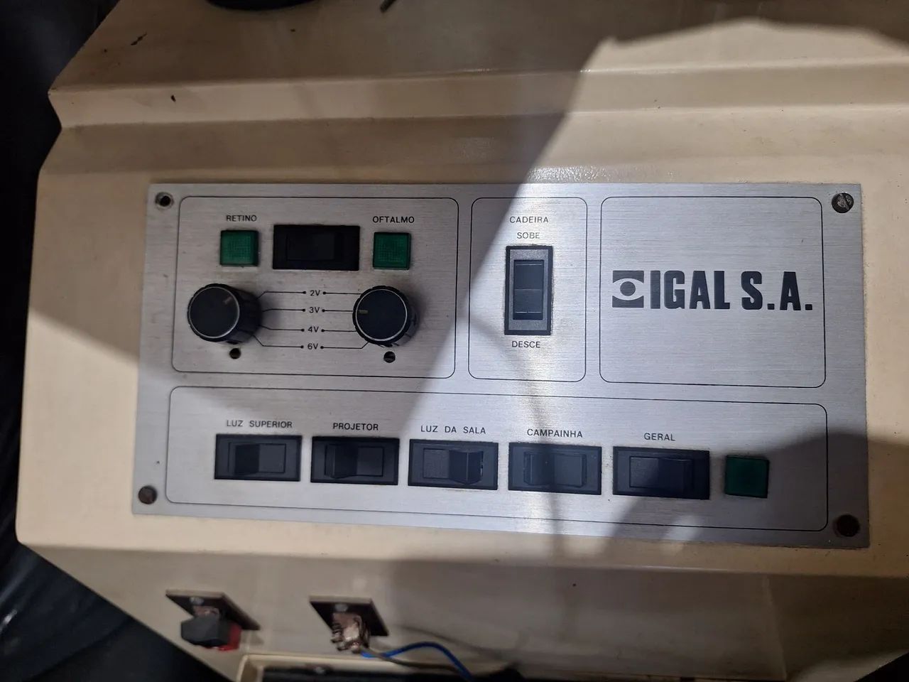 Coluna com cadeira Oftalmológica da marca IGAL