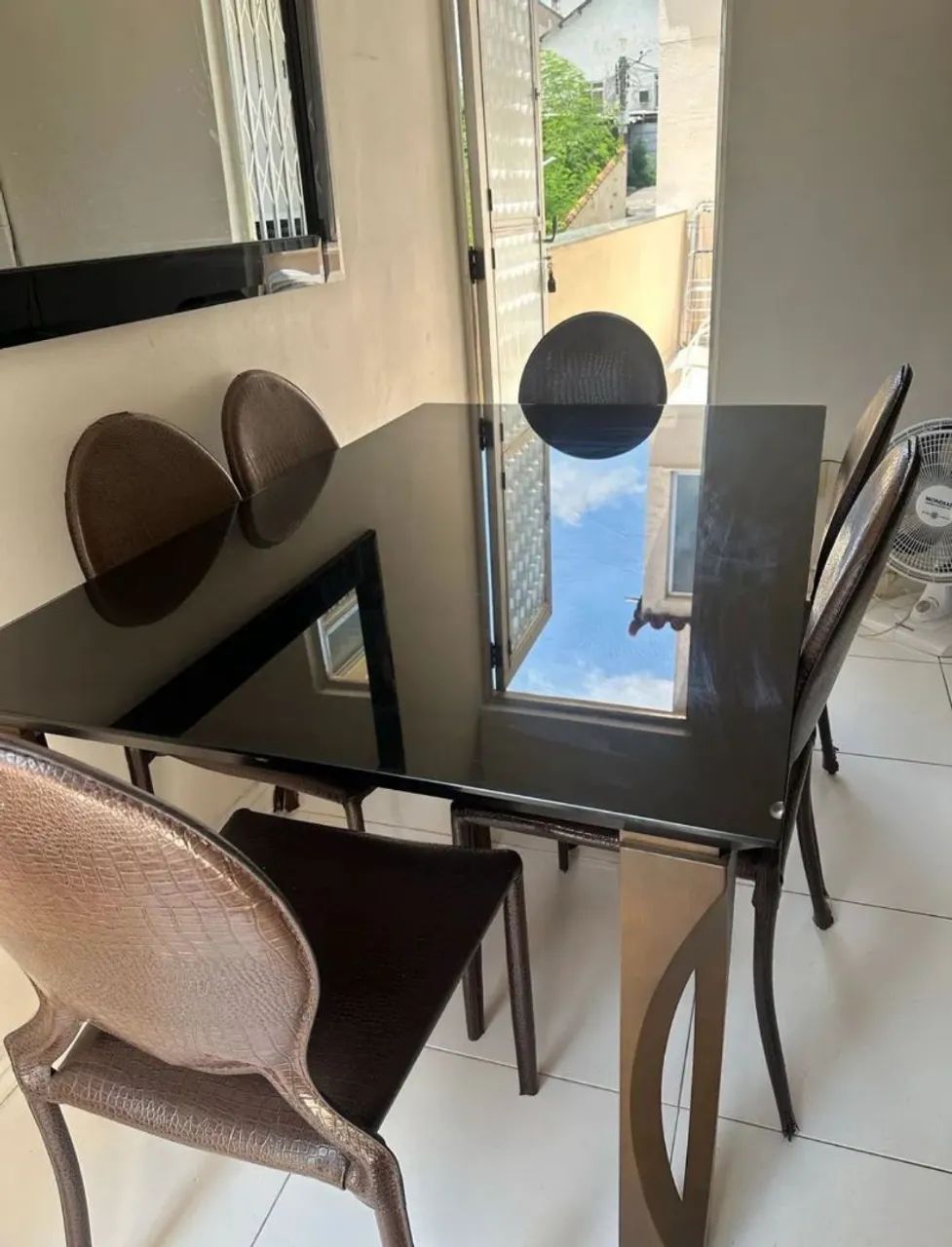 Venda de conjunto de mesa e cadeiras de sala se jantar