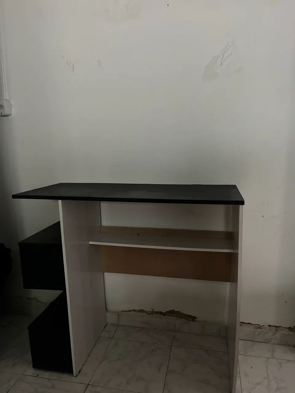 Escrivaninha preta 