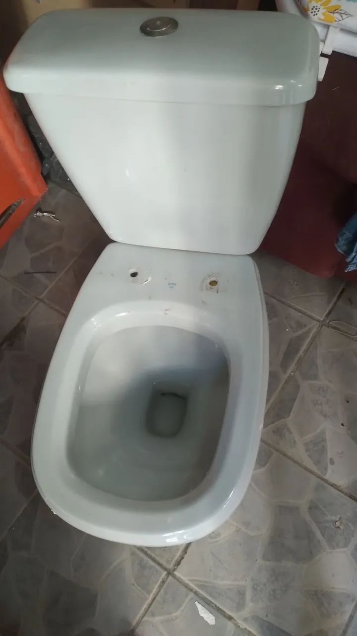 Selling this complete close-coupled toilet for BRL 170 via PIX