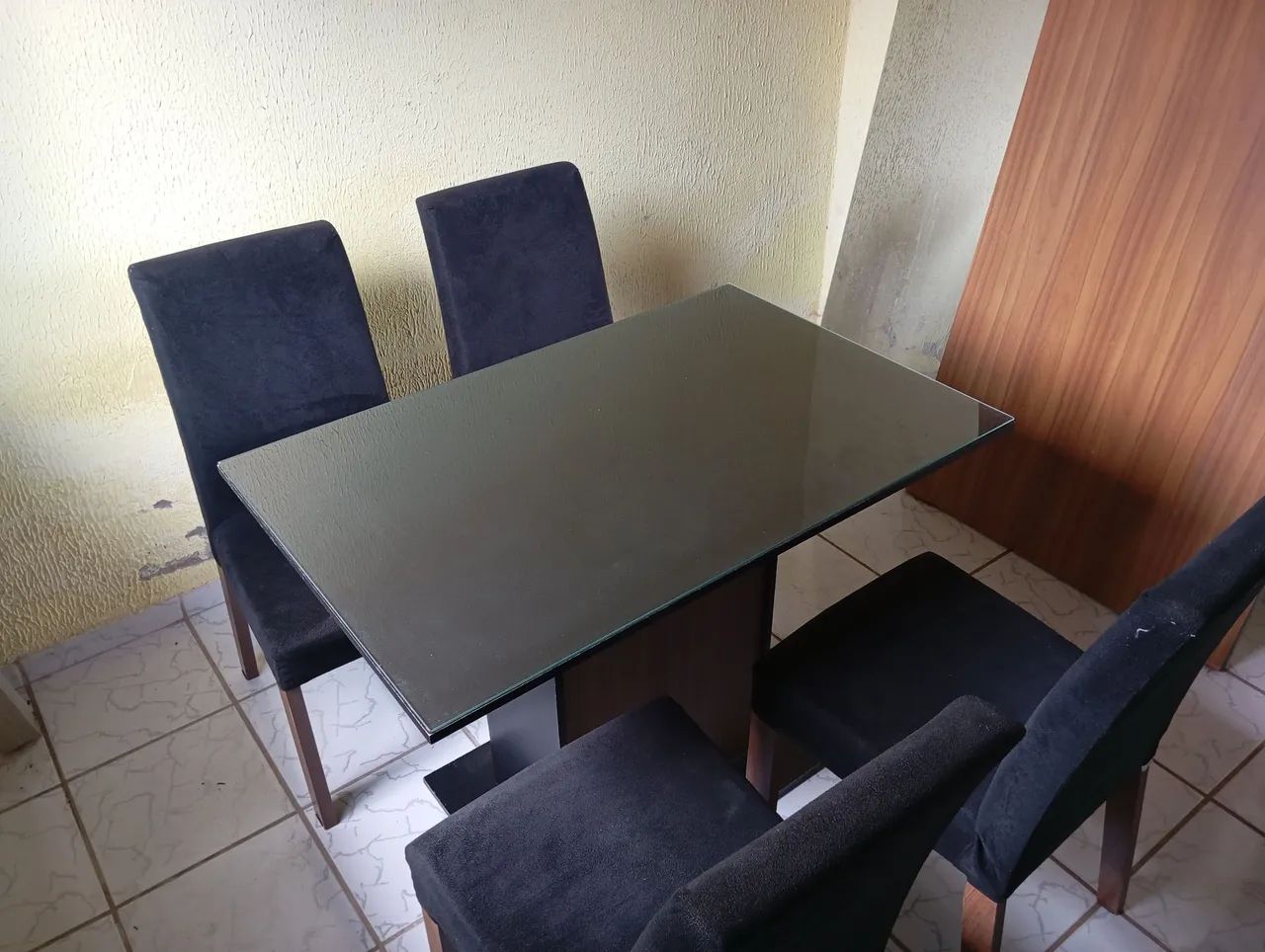 MESA COM 4 CADEIRAS  - Foto 2