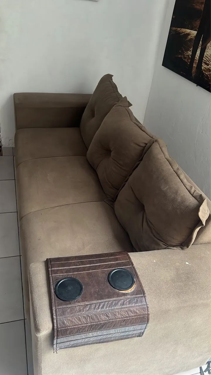 Vendo 2 sofás (2x3 lugares) com almofadas - Foto 2