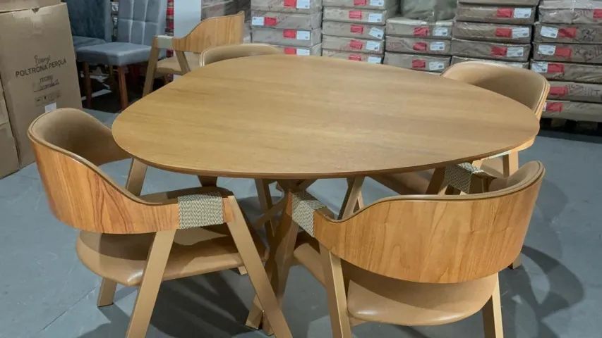 Mesa de Jantar com tampo organico e 4 cadeiras 1.35cm - Foto 5