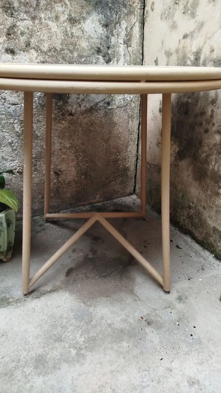 Mesa redonda com tampo de granito  - Foto 2