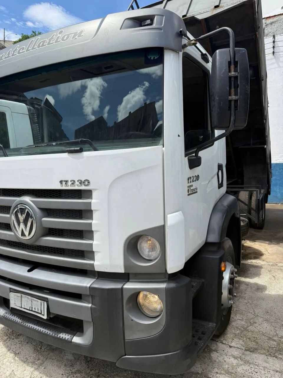 VW 17.230 Caçamba basculante 