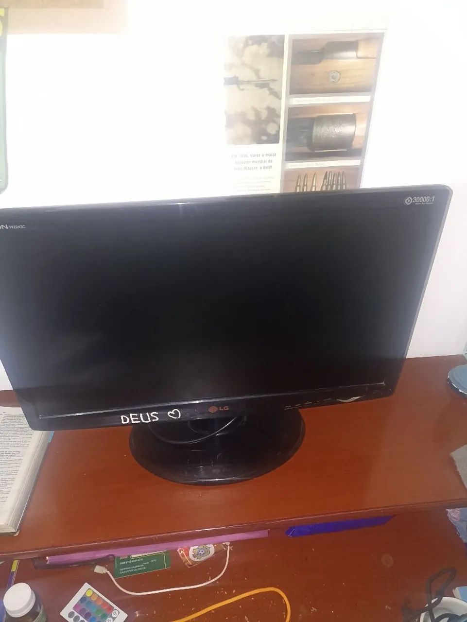 Vendo monitor LG Flatron W1643C de 15,6 polegadas, entrada vga. - Foto 2