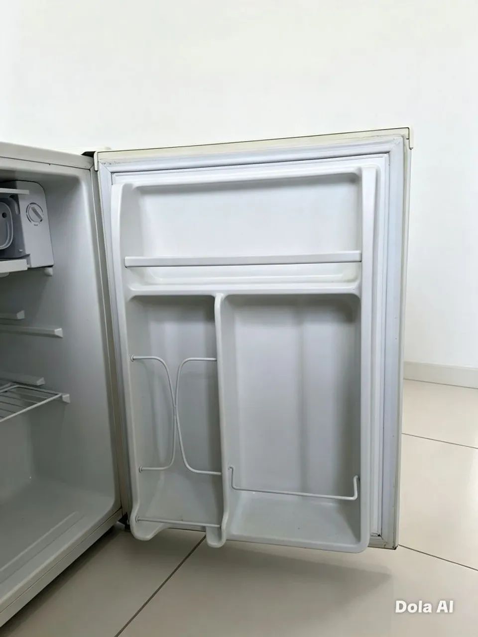 Frigobar PH81N  ,220 v  ,65 lts - Foto 4