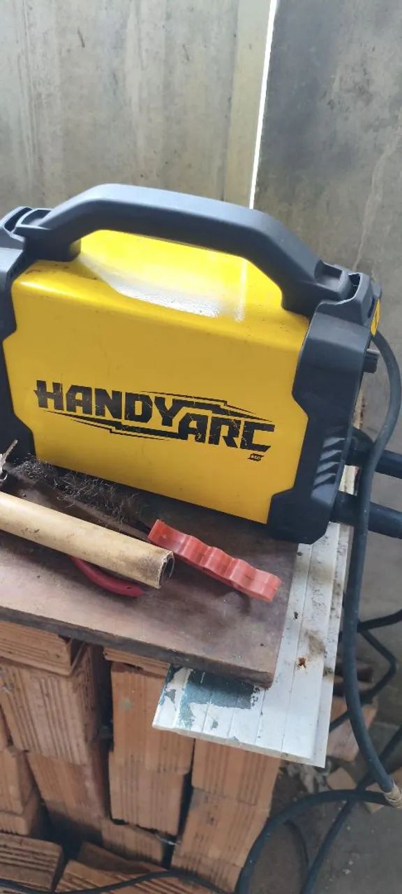 Máquina de solda ESAB HandyARK 132i DV