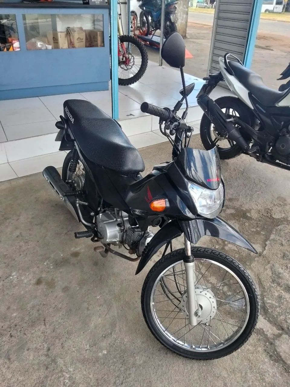 Pop 110i preta 