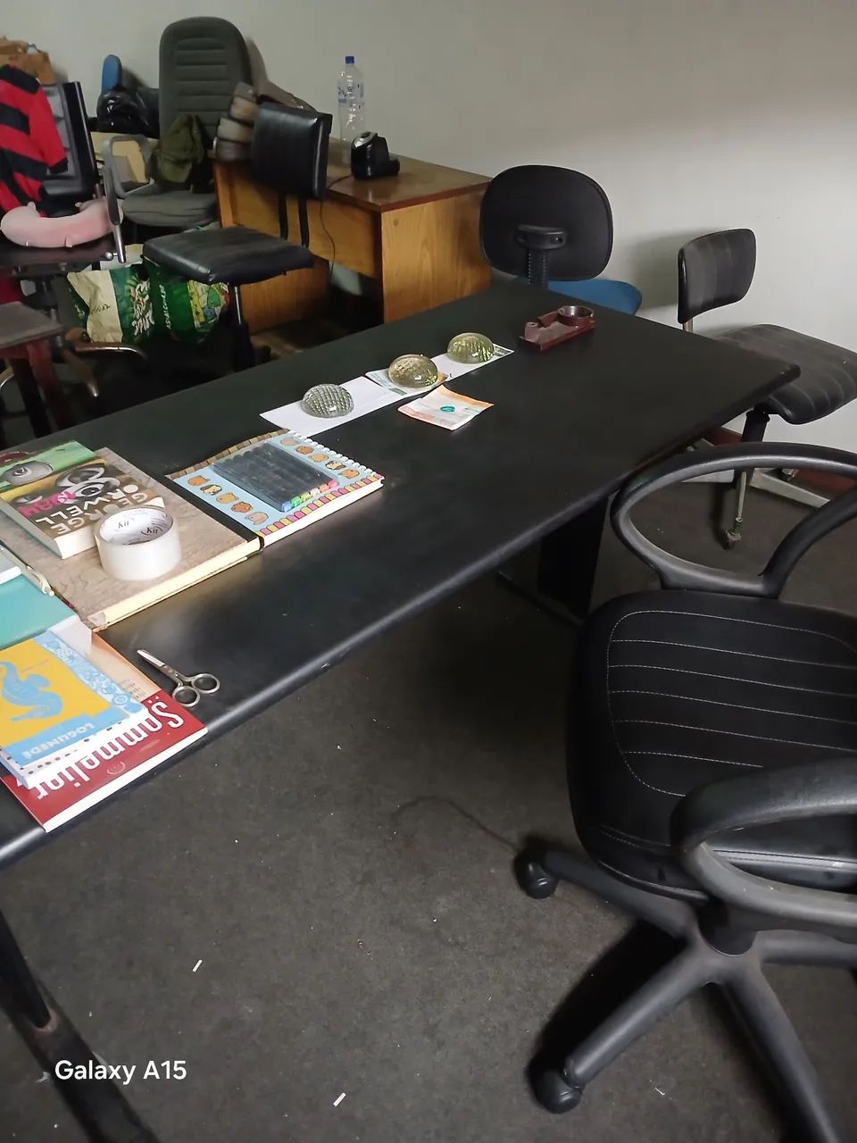 Mesa de escritório com cadeira  - Foto 2