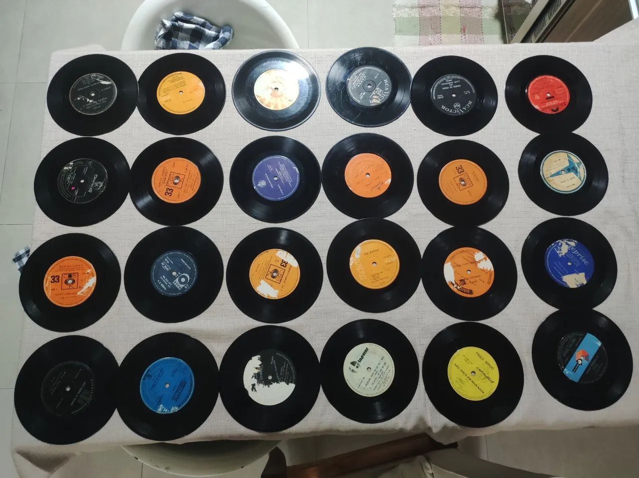 Lote A de compact disc com 24 unidades. Vintage anos 50/60/70 - Foto 2