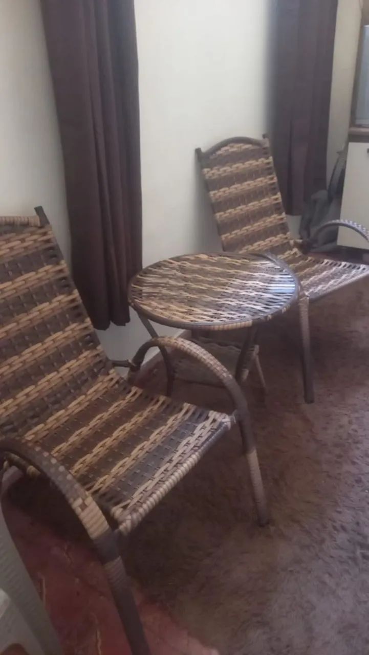 Mêsa com cadeira 