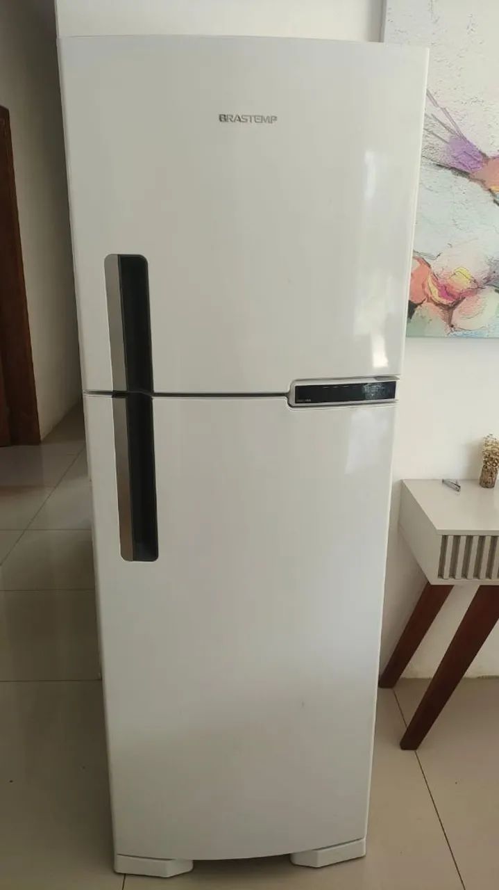 Geladeira semi nova 