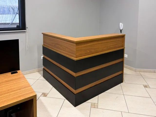 BALCÃO RECEPÇÃO ESCRITÓRIO EM L COM MESA E GAVETA  - Foto 5