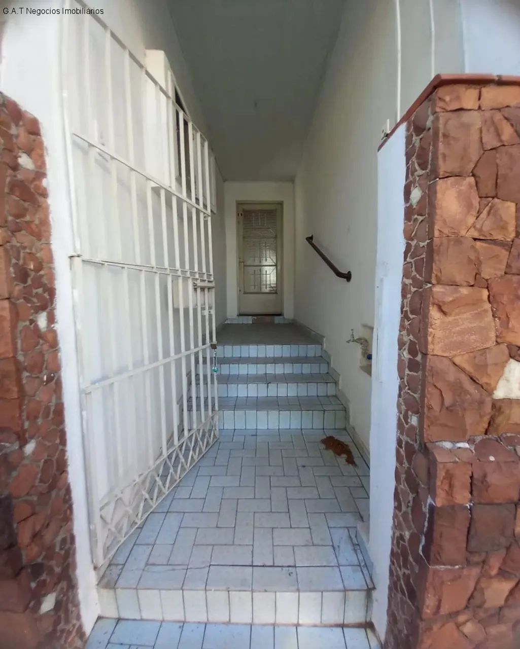 Casa à Venda em Sorocaba-SP, Vila Santana: 2 Quartos, 1 Sala, 1 Banheiro, 1 Vaga de Garage - Foto 3