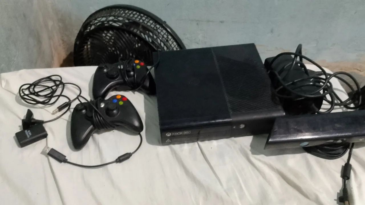 Xbox 360 com kinect mais de 15 jogos em mídia física  - Foto 4