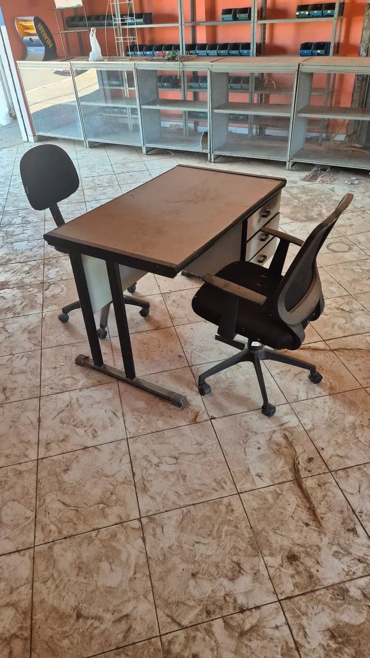 Mesa com duas cadeiras  - Foto 2