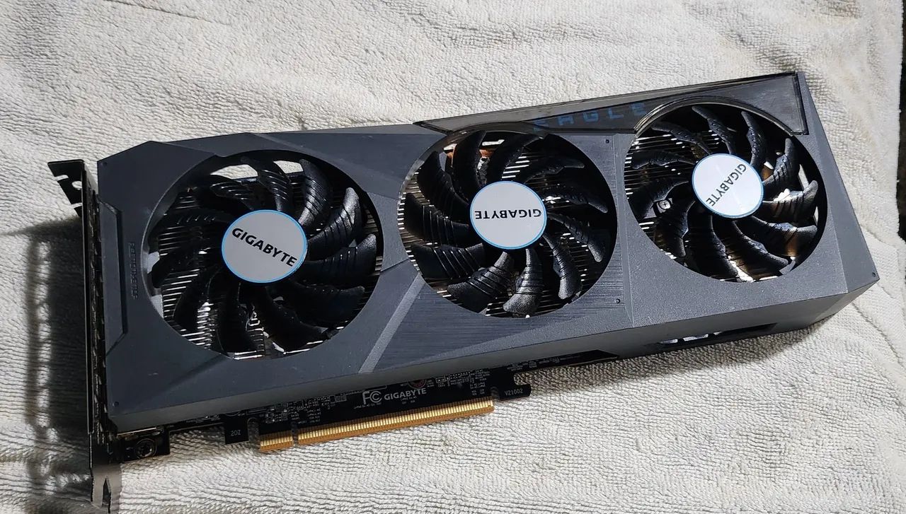 RX 6600 Graphics Card 8GB - 3-Fan Model (Silent)