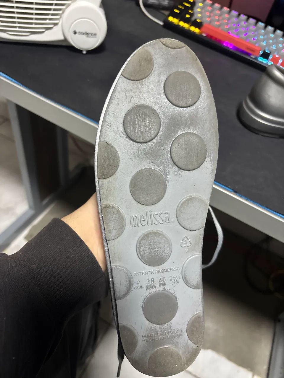 Tênis metalizado  - Foto 2