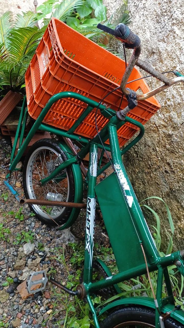Bicicleta verde de carga pesada