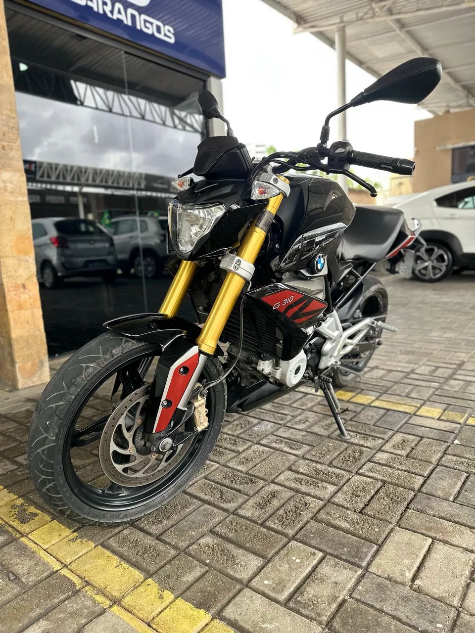 BMW 310 R com apenas 40 mil rodados 