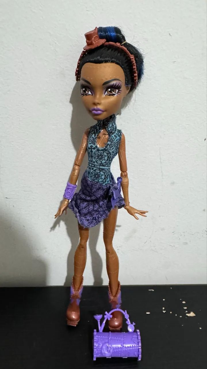 Monster High Robecca Steam Dance Class