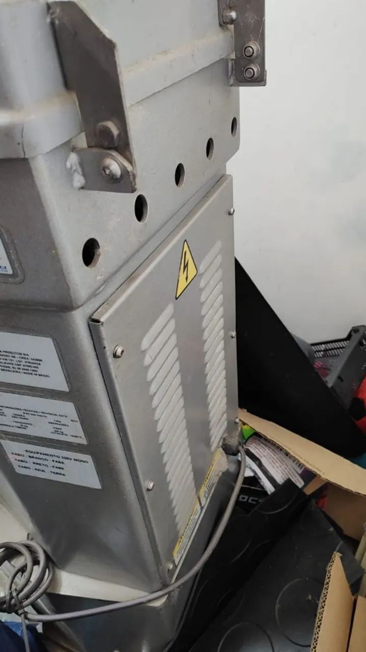 VENDO masseira marca PRATIKA mod AE-25-STD muito nova - Foto 2