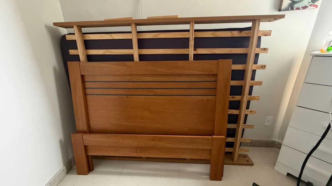 Vendo cama de casal e de solteiro