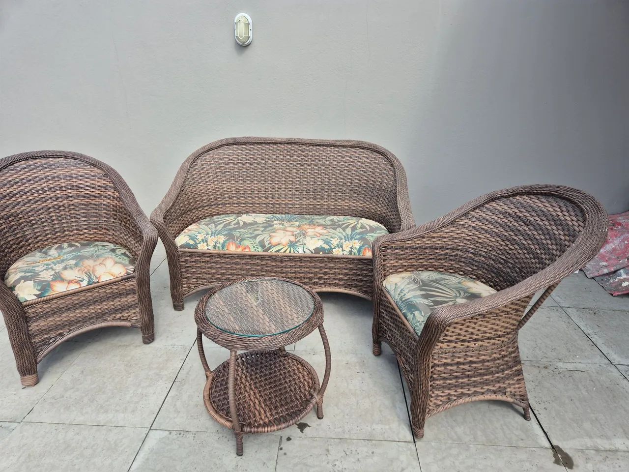 Vendo jogo de poltronas com mesa de centro para area externa. - Foto 3