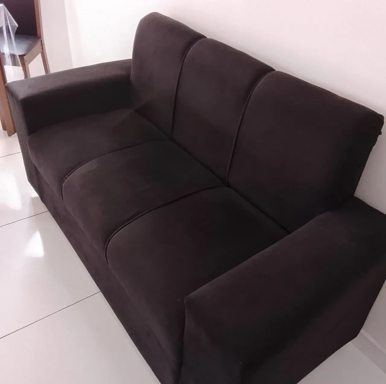 Sofá 3 lugares preto ( praticamente novo) - Foto 2