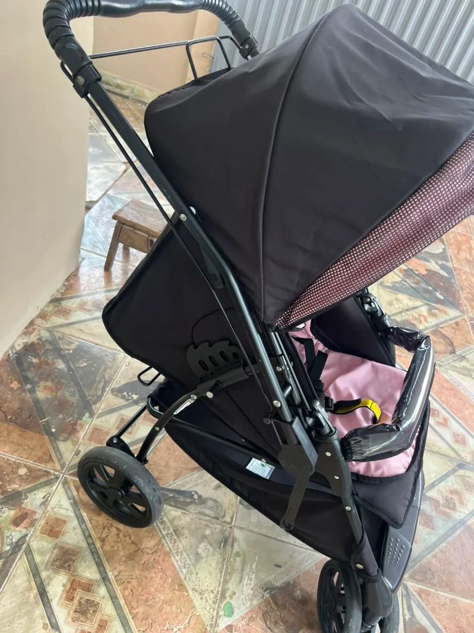 Vendo carrinho de bebe semi novo - Foto 3