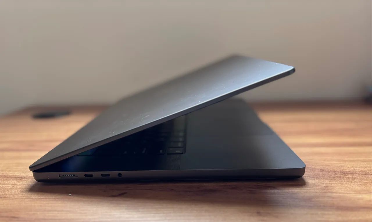 Apple Macbook Pro 16 M3 Pro | 18gb Ram | 512gb Ssd (Usado