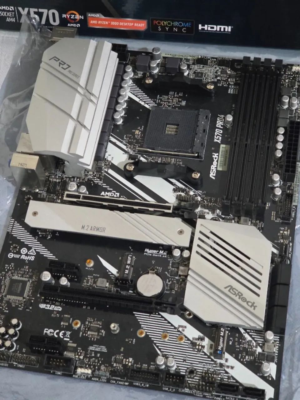 Placa Mãe Asrock X570 Pro4 - 100% Funcionando, testada e em perfeito Estado. Com Caixa! - Foto 3